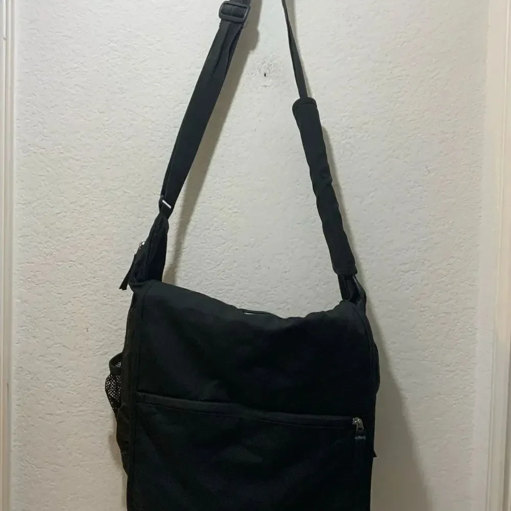 Jansport Black Messenger Bag Laptop Bag With Multiple Pockets & Strap